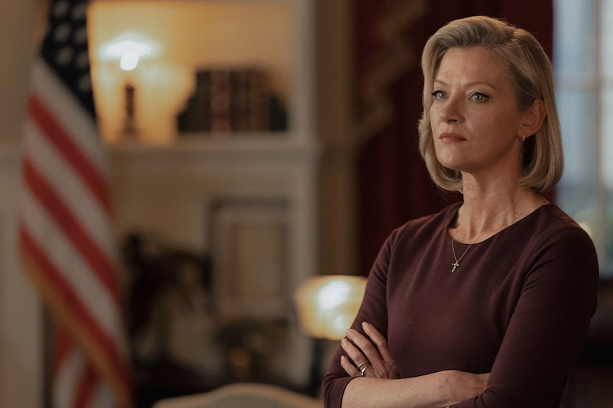 Gretchen Mol as Amanda Clark