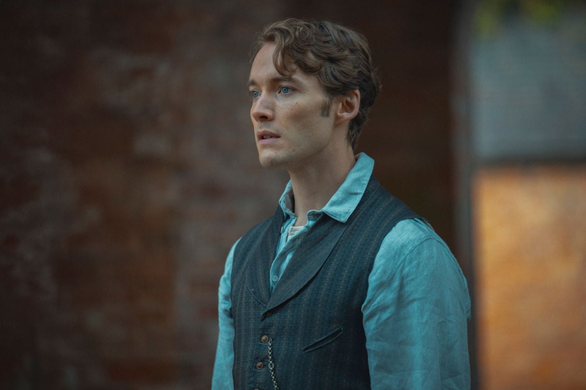 Toby Regbo (Richard Cadbury)