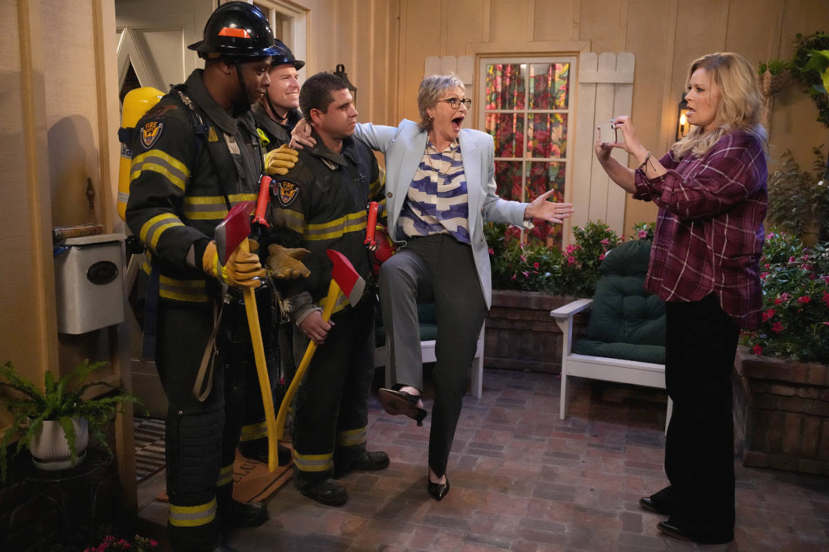 Jane Lynch and Melissa Peterman