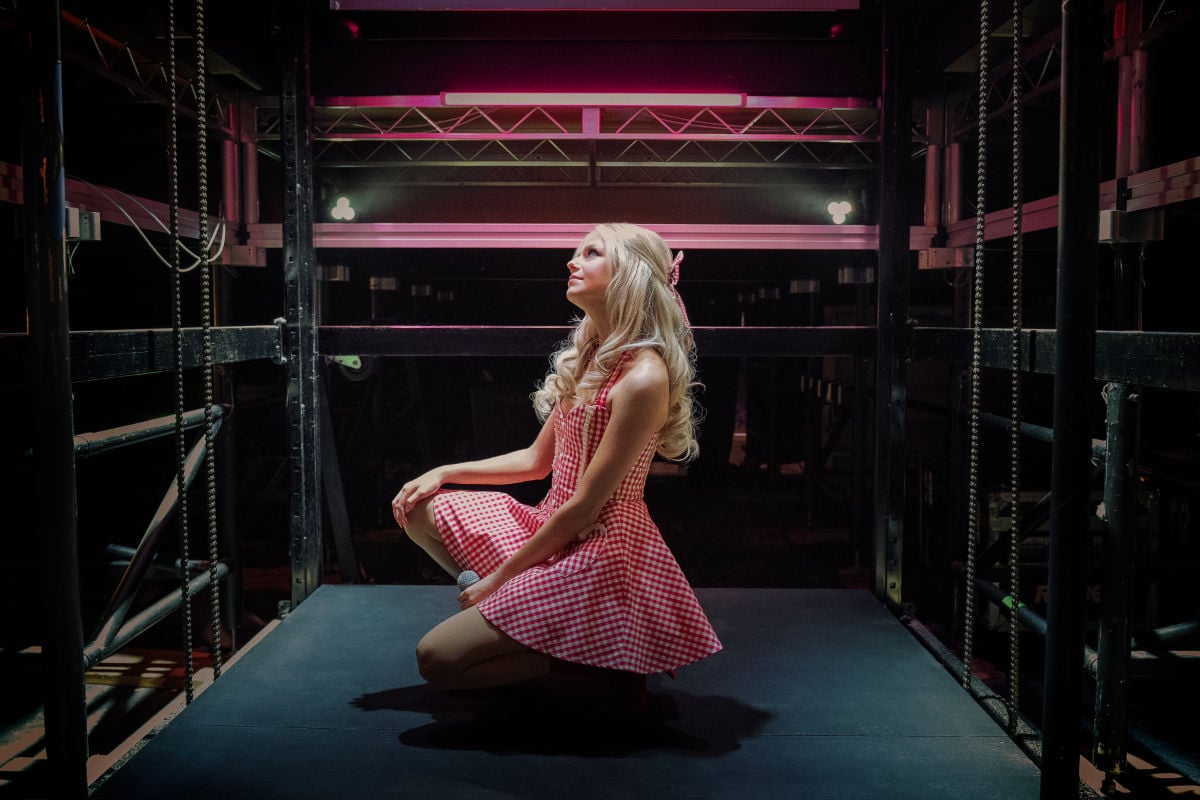 Carter Faith as Charlie Heart 