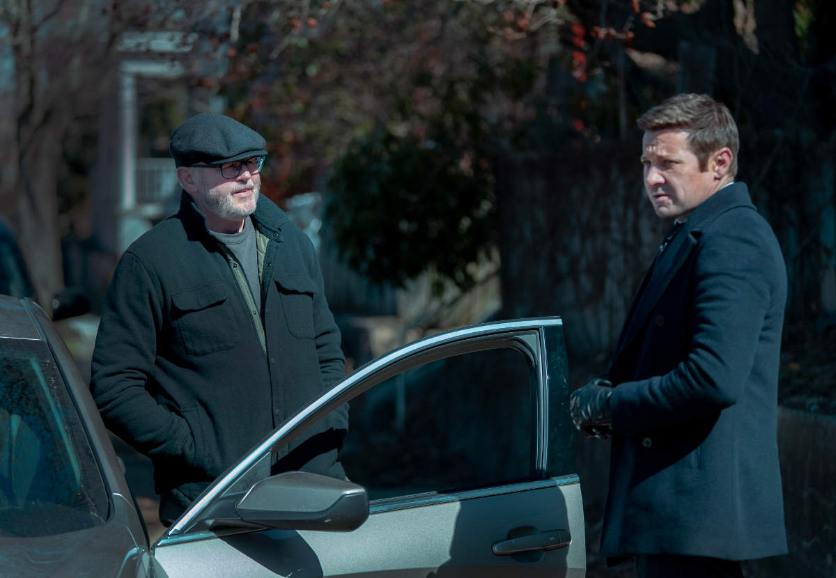 David Morse as Russell Hardy and Jeremy Renner as Mike McLusky