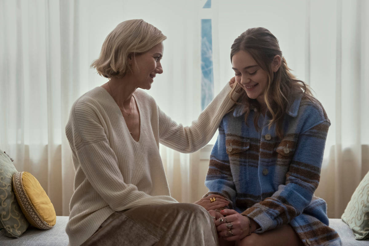 Naomi Watts and Isabel Gravitt